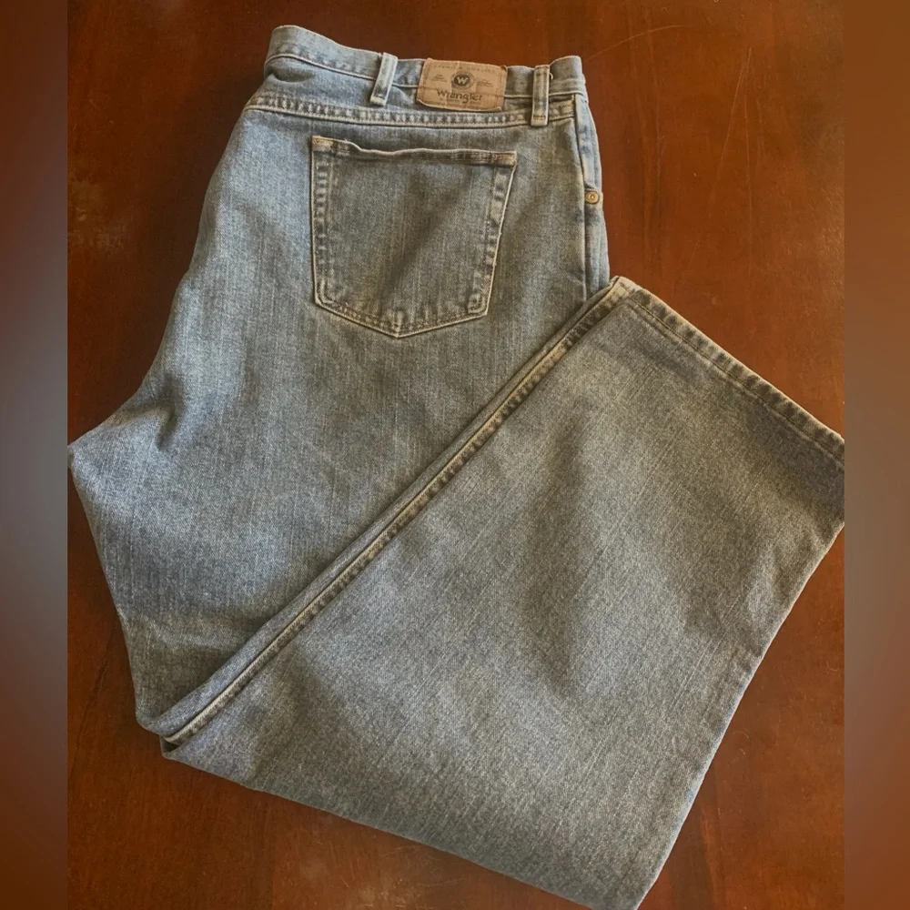 Wrangler Men’s Relaxed Fit Jeans - Picture 3 of 9